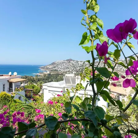Lovely House With Captivating View In Gumusluk, Bodrum * 규무슬럭